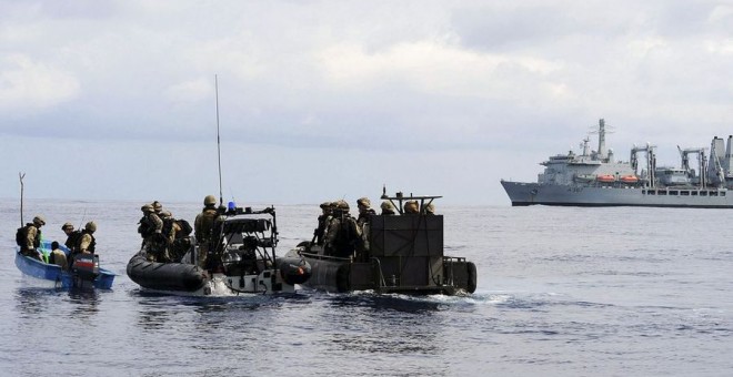 Operación contra los piratas en el Índico. / EFE