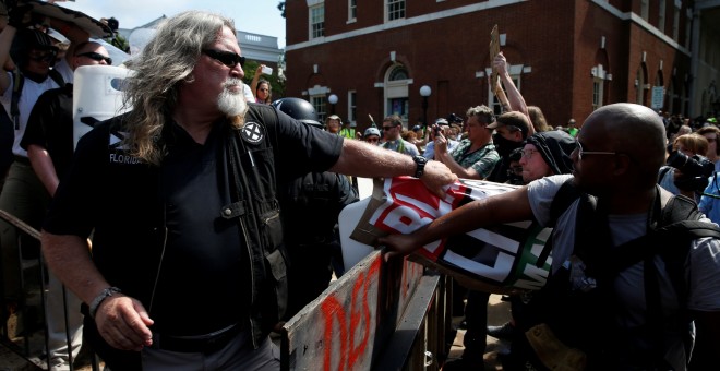 Disturbios en Virginia (EEUU), tras una marcha de supremacistas blancos.REUTERS/Joshua Roberts