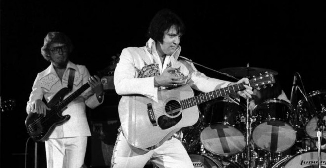 Elvis Presley en un concierto el 25 de marzo del 1977
