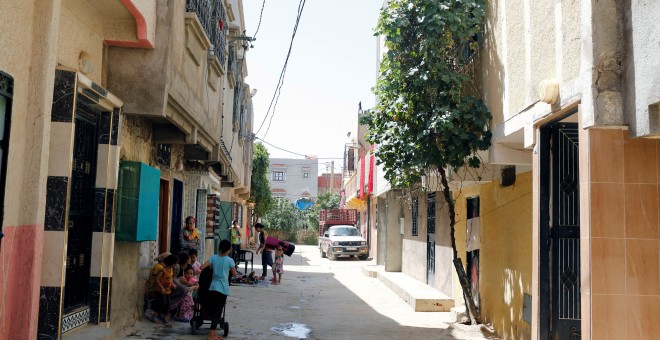 Vista de la vivienda de la familia de los sospechosos del ataque terrorista de Barcelona, en la localidad marroquí de Mrirt. REUTERS/Youssef Boudlal