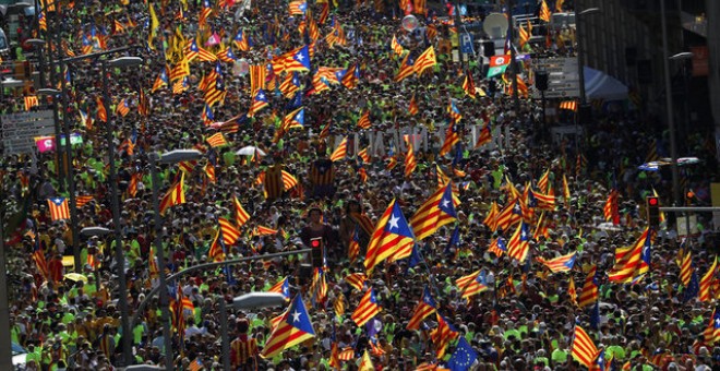 Miles y miles manifestantes llenan el centro de Barcelona / REUTERS