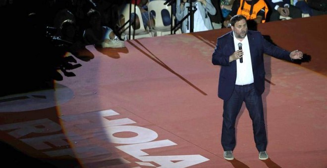 El vicepresidente del Govern, Oriol Junqueras durante su intervención en el Tarraco Arena donde se celebró un acto unitario del independentismo en favor de la celebración de un referéndum el 1 de octubre. | TONI ALBIR (EFE)