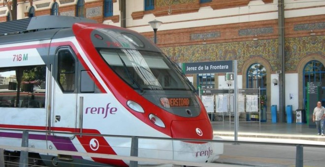 Tren de Cercanías Renfe en la estación de Jerez. E.P.