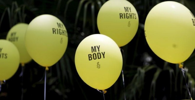 Globos con mesaje de 'my body' y 'my rights' ('mi cuerpo' y 'mis derechos') durante las movilizaciones en defensa de la legalización del aborto en El Salvador. / Amnistía Internacional