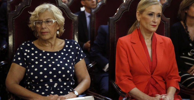 La alcaldesa de Madrid, Manuela Carmena, y la presidenta de la Comunidad de Madrid, Cristina Cifuentes, durante la ceremonia de apertura del Año Judicial. EFE