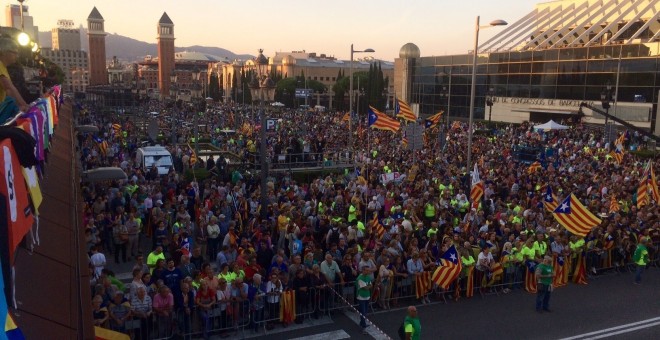 Miles de personas en el mitin a favor del 'sí' en el referéndum. EUROPA PRESS