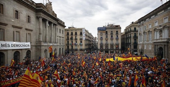 Manifestació de protesta contra la celebració del referèndum / EFE Antoni Esteve