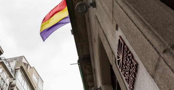 Bandera republicana en la Casa Museo Casares Quiroga./ AYUNTAMIENTO DE A CORUÑA