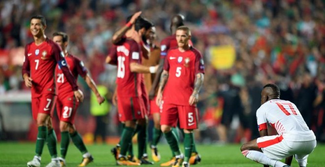 Los jugadores de Portugal celebran su victoria ante Suiza y su pase al Mundial. /EFE