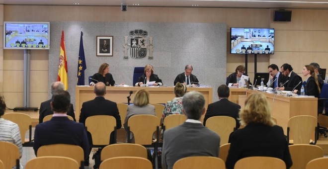 Vista del juicio en la Audiencia Nacional contra la antigua cúpula de Abengoa por el cobro de indemnizaciones millonarias. EFE/ Fernando Villar