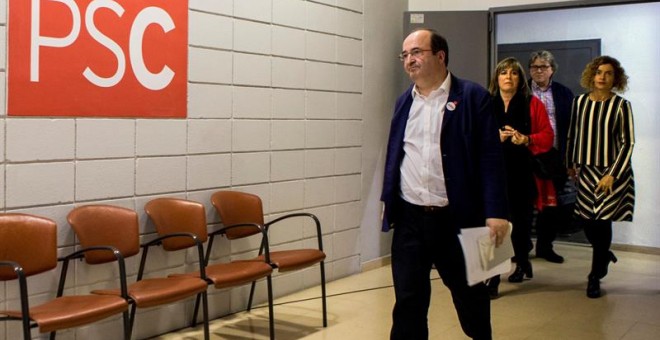 Miquel Iceta, líder del PSC, a su llegada a la rueda de prensa en la sede del partido. /EFE