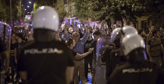 Una de múltiples protestas que ha tenido lugar en Murcia en las últimas semanas por el soterramientos del AVE. efe