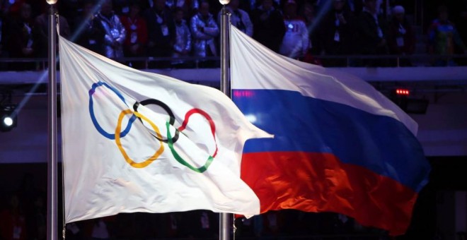 Las banderas rusa y olímpica EFE