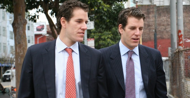 Los hermanos Tyler and Cameron Winklevoss. REUTERS