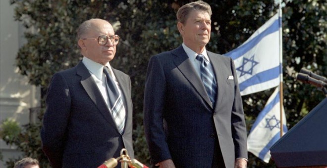 Ronald Reagan junto al Primer Ministro de Israel, Menachem Begin