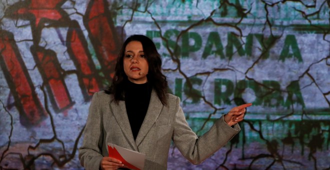 La candidata de Ciudadanos a la presidencia de la Generalitat, Inés Arrimadas, durante el inicio de campaña para las elecciones del 21-D en Barcelona. REUTERS/Sergio Perez