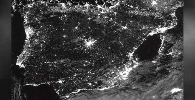 Imagen muy reciente de la contaminación lumínica en la península Ibérica, en una noche despejada./AEMET