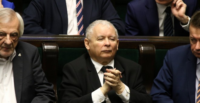Jaroslaw Kaczynski, presidente del partido Ley y Justicia, en el poder en Polonia, en una sesión en el Parlamento, en Varsovia. REUTERS/Agencja Gazeta/Slawomir Kaminski
