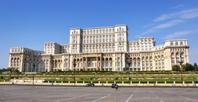 El Palacio del Pueblo, ubicado en el centro de Bucarest