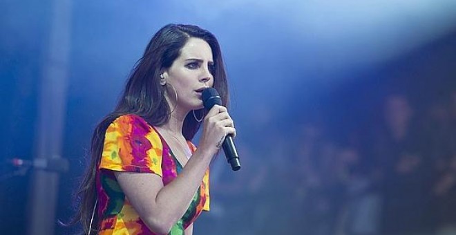 Lana del Rey, durante una actuación.- EFE