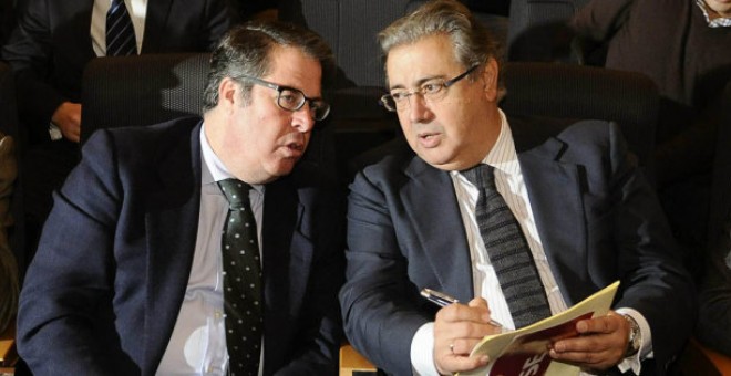 Gregorio Serrano y Juan Ignacio Zoido, en una imagen de su etapa en el Ayuntamiento de Sevilla. /EFE
