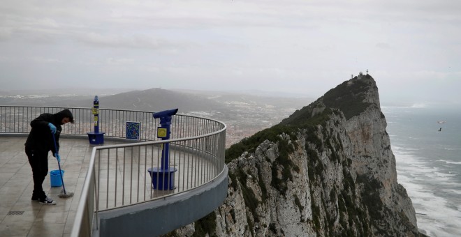 Mirador en Gibraltar, junto al Peñón. REUTERS