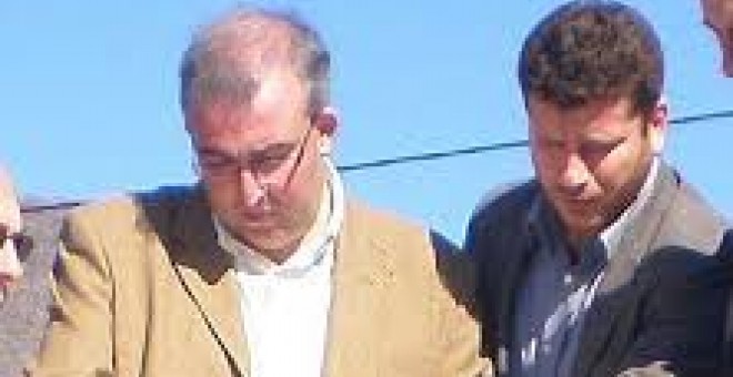 El alcalde de Estepona David Veládez y el gerente y administrador de una sociedad de Villarejo, Diego de Lucas.
