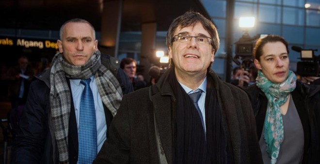 El expresident de Catalunya Carles Puigdemont a su llegada hoy al aeropuerto de Copenhague procedente de Bruselas. - EFE