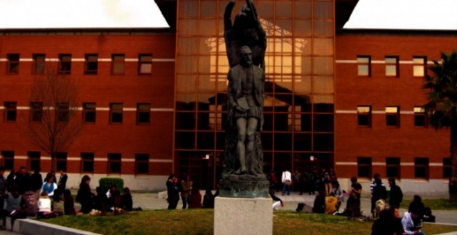 Estatua dedicada a Miguel de Cervantes a la entrada del Campus de Vicálvaro de la URJC. /UNIVERSIDAD REY JUAN CARLOS