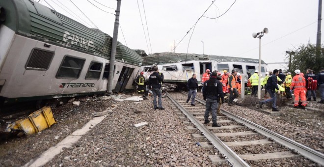 Descarrilamiento de un tren a su entrada a la ciudad italiana de Milán. / @infoemerg