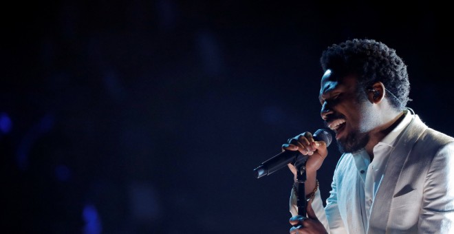 Childish Gambino canta 'Terrified' en la ceremonia de los Grammy.- REUTERS
