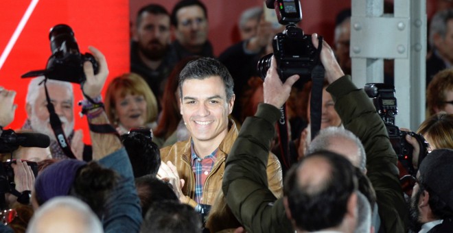 El secretario general del PSOE, Pedro Sánchez, a su llegada a la Asamblea Abierta en Valladolid. EFE/ Nacho Gallego