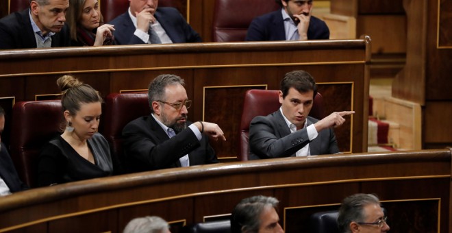 Los diputados de Ciudadanos durante la sesión de control en el Congreso de los Diputados, en la que ha vuelto a elevar el tono contra el presidente del Gobierno . EFE/Juan Carlos Hidalgo