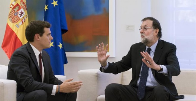 Rivera con Rajoy en Moncloa. | EFE