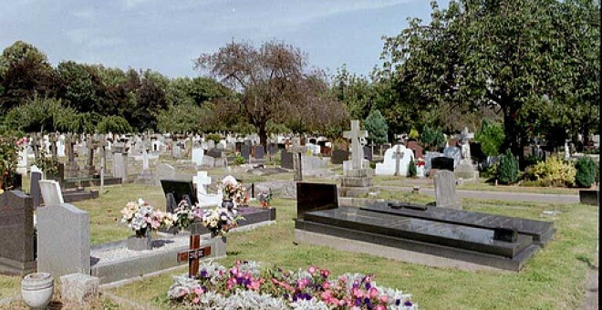 Tumba de Miguel Ángel Santamaría, en el cementerio de Gunnesbury. Foto familiar.
