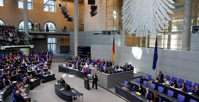 Sesión de la cámara baja del Parlamento alemán, el Bundestag, en la que interviene la dirigente del SPU, Andrea Nahles. REUTERS/Axel Schmidt