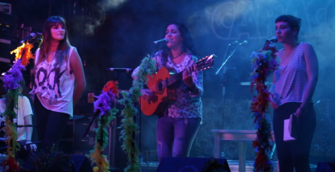 Rozalén, María Ruiz y Cristina Indira en el escenario