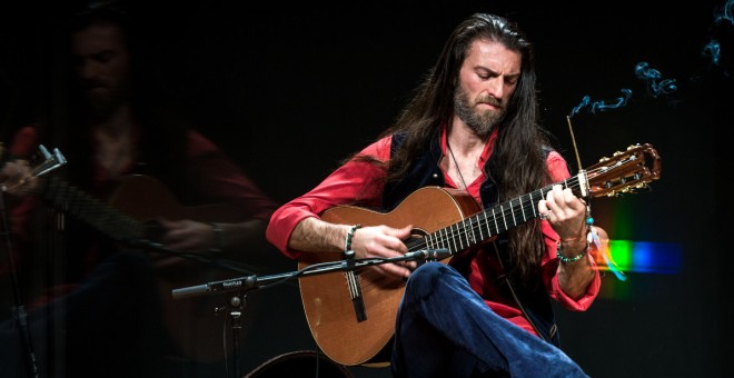 El guitarrista ucraïnès Estas Tonne, en una actuació a Sttutgart, durant el 2017. Geri Dagys Photography