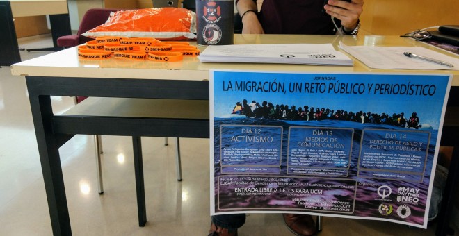 Mesa informativa del grupo #maydayterraneo