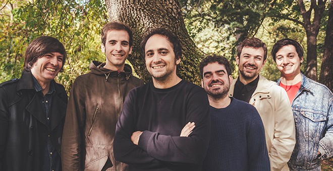 La banda madrileña Autumn Comets (de risas) en El Retiro.- SERGIO ALBERT AVILÉS