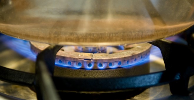Un quemador de una cocina a gas natural.