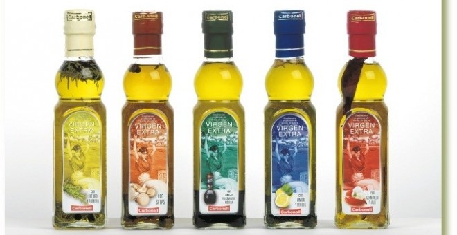 Varias botellas de aceite Carbonell, una de las principales marcas de Deoleo.