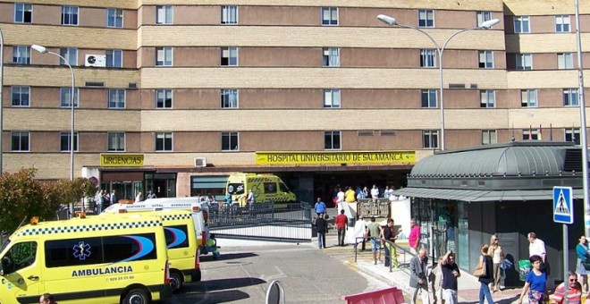 Hospital Clínico de Salamanca, donde fue atendida la mujer herida. EFE