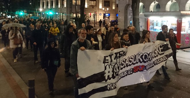Manifestación en Bilbao en solidaridad con los ocho jóvenes acusados de terrorismo. / DANILO ALBIN