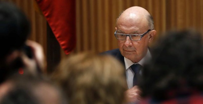 El ministro de Hacienda, Cristóbal Montoro, durante la presentación en el Congreso de los Diputados del proyecto de Presupuestos Generales del Estado para 2018. - EFE