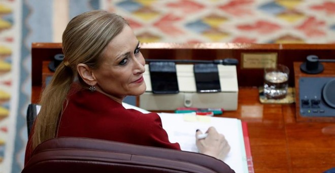 La presidenta de la Comunidad de Madrid, Cristina Cifuentes, durante el pleno de la Asamblea de Madrid