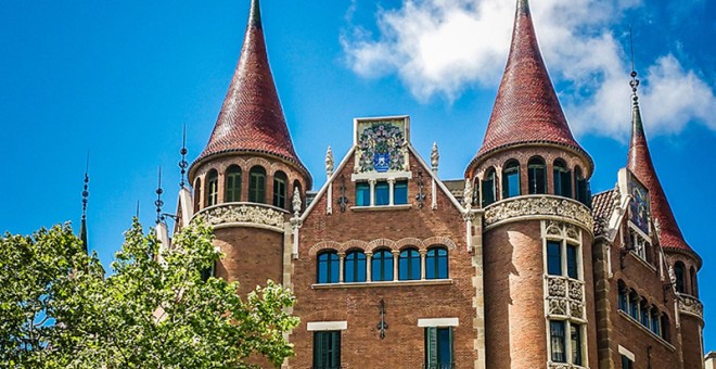 Casa de les Punxes, on es troba la seu del Diplocat