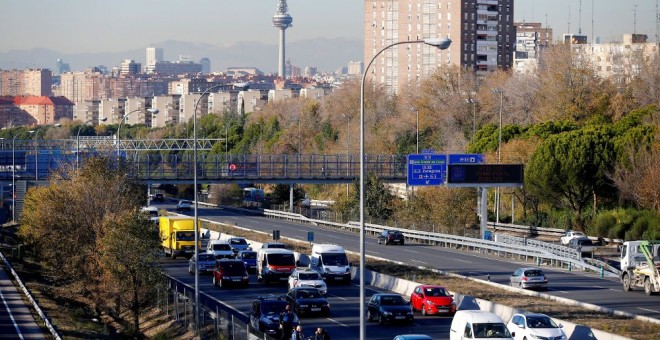 Vista de Madrid por la salida de la carretera a Valencia. EFE