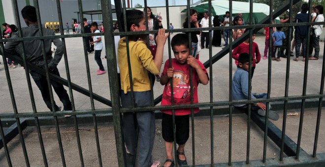Niños refugiados en el campo de refugiados griego de Kalohori -  Sakis Mitrolidis / AFP