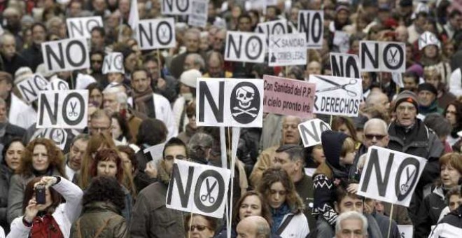 Una manifestación contra los recortes en sanidad del Gobierno del PP.- EFE/Archivo